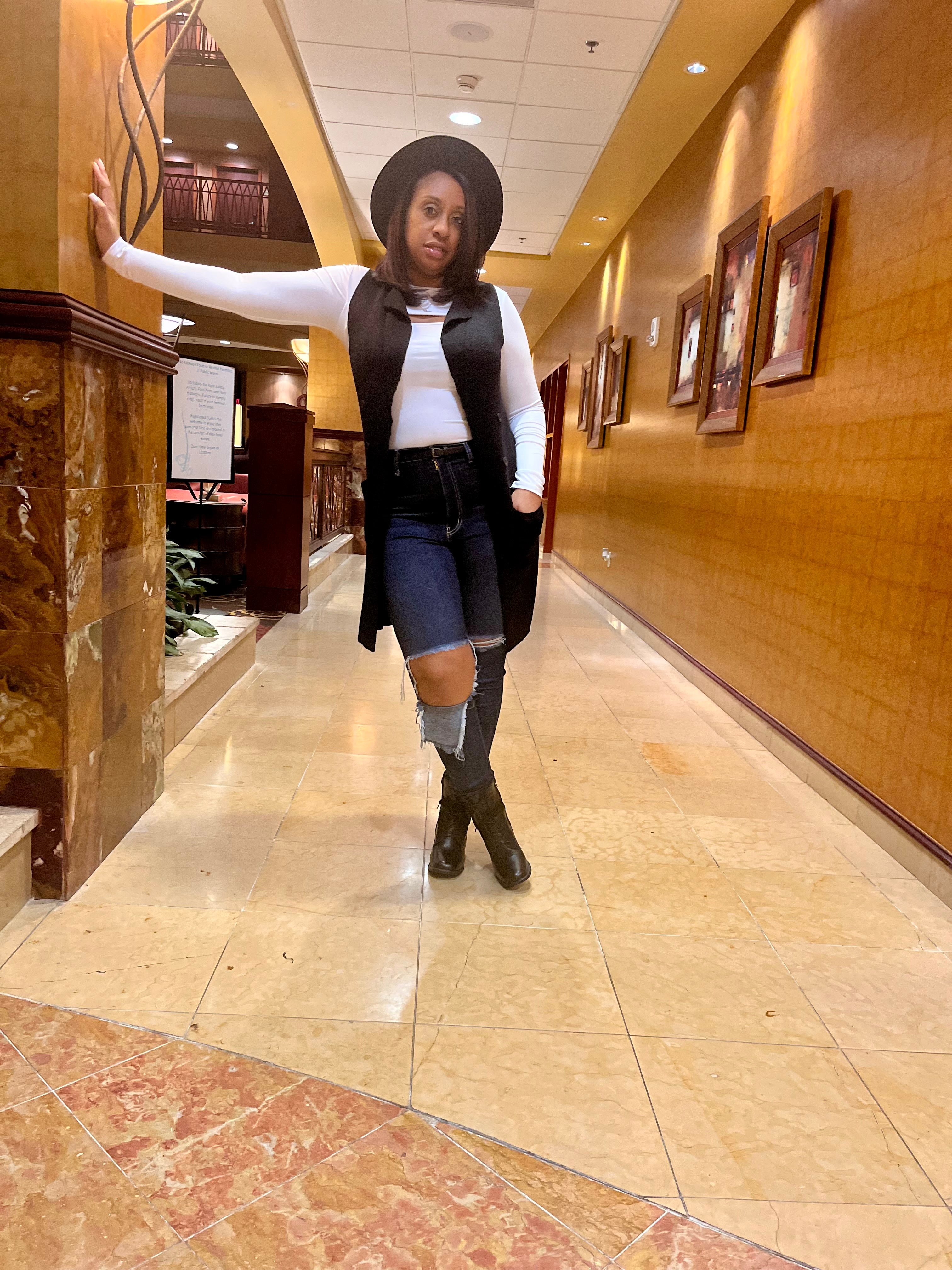 CELINA VEST-BLACK